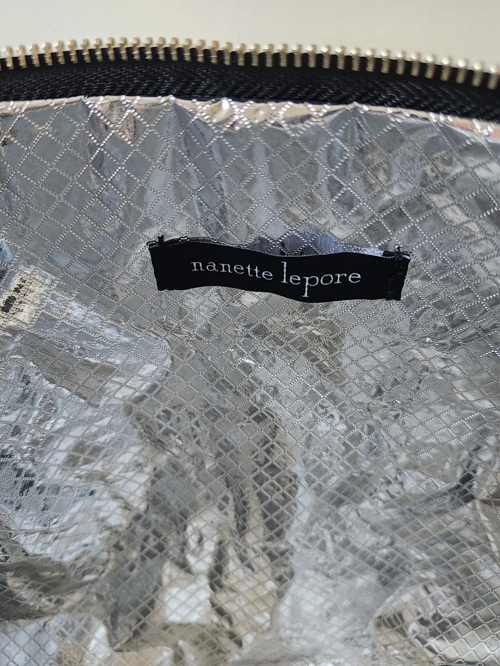 Black Quilted Insulated Cosmetic Pouch - Picture 6 of 8